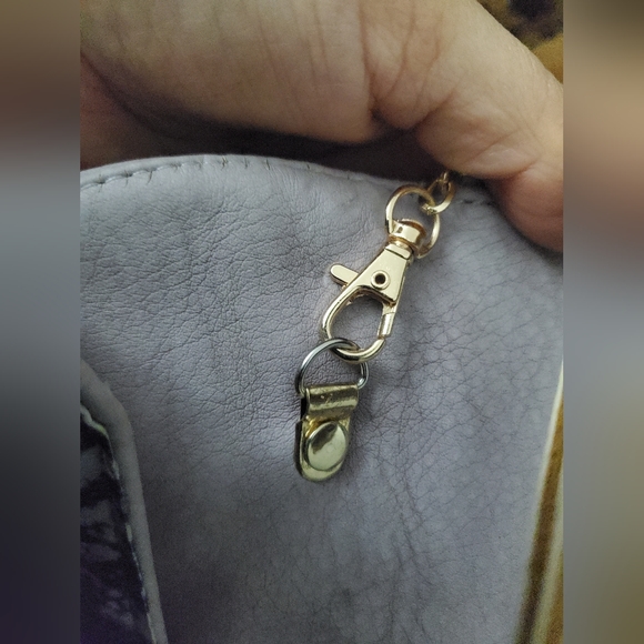 Purse - Picture 3 of 4